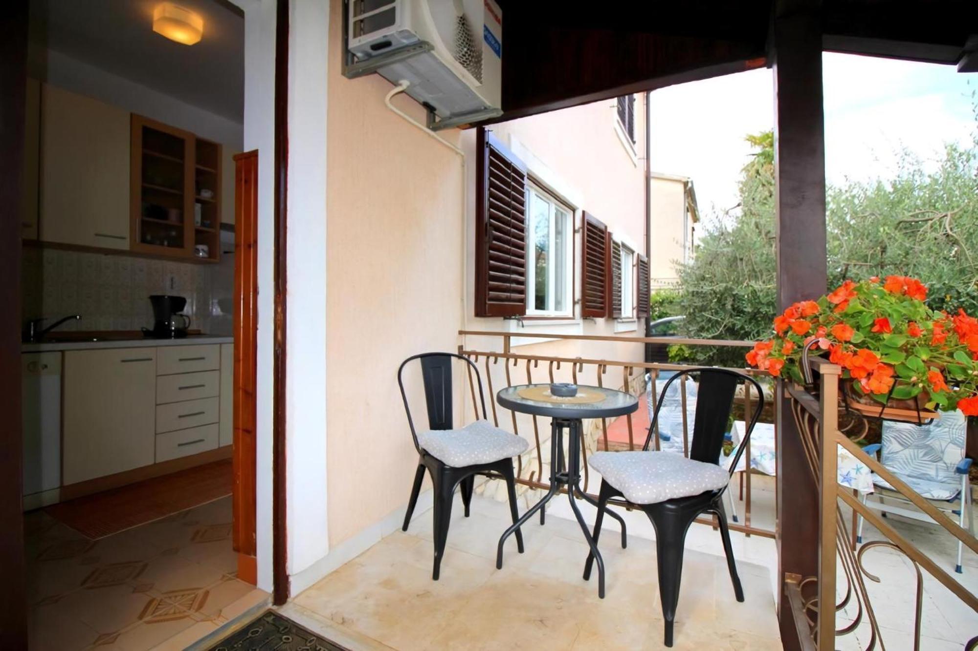 Aurora Mit Parkplatz In Strandnaehe Apartment Poreč